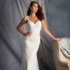 New with tags attached Alfred Angelo wedding gown